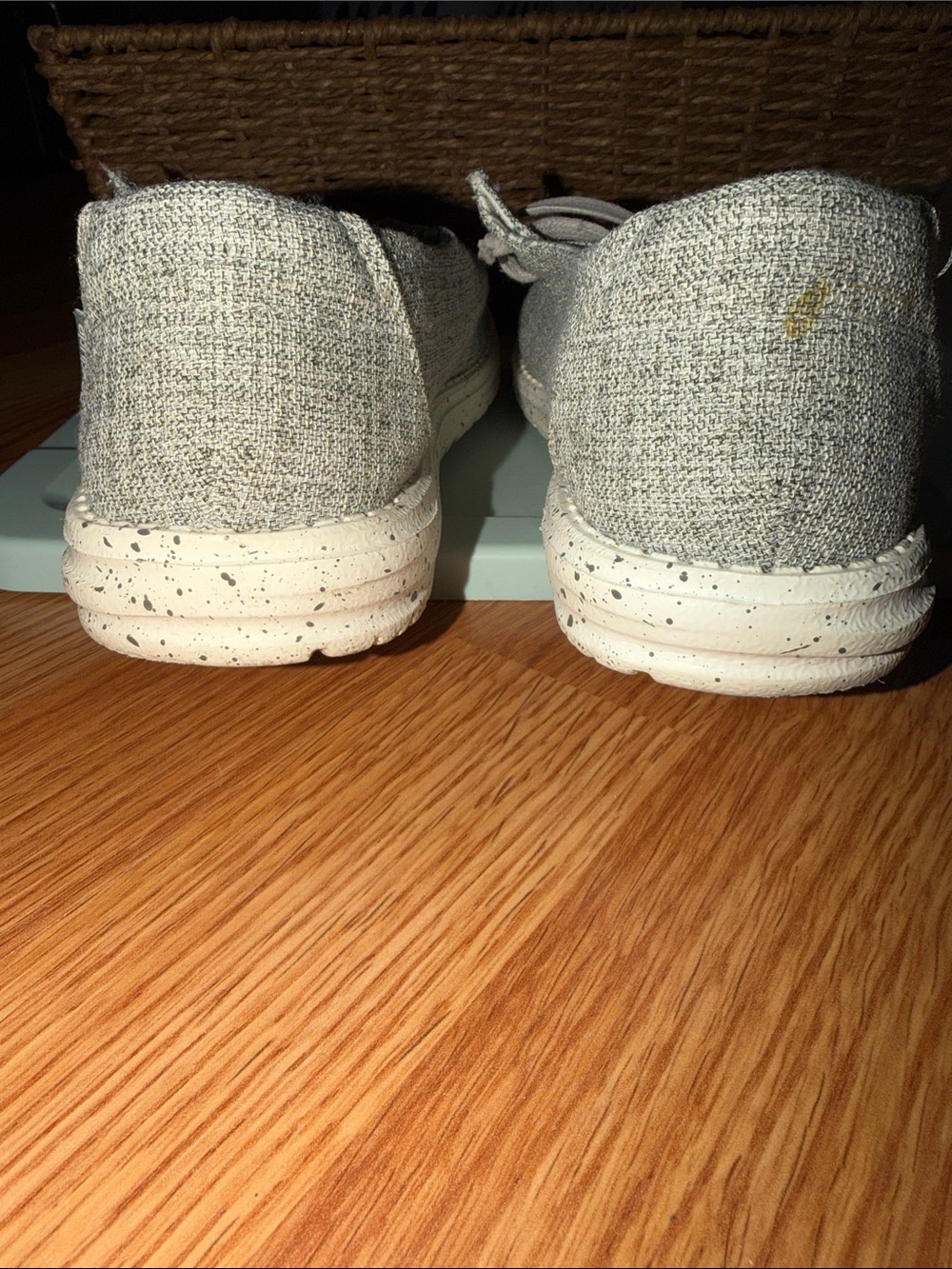 Women’s HEY DUDE’s size 9 - Picture 4 of 6